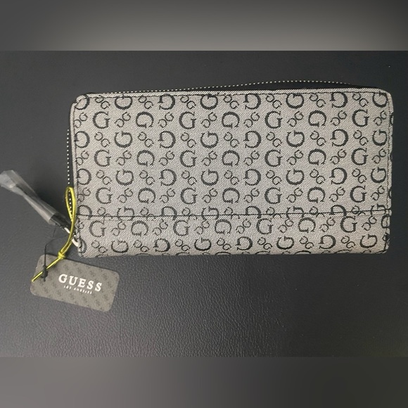 GUESS WALLET , BRAND NEW , WITH TAGS - Picture 2 of 6